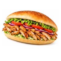Turk brood met kipfilet, salade en saus naar keuze.
