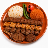 Adana, kip sis, lamskotelet, köfte en sis kebab
