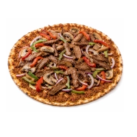 Lahmacun met vlees naar keuze, paprika, champignons, ui, salade en saus naar keuze.
