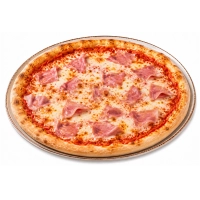 Tomatensaus, kaas, en ham.